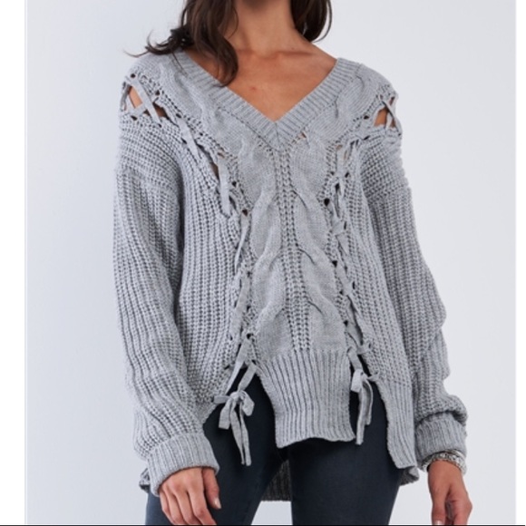 ๐ Beige v neck cable knit drawstring sweater - Picture 4 of 4